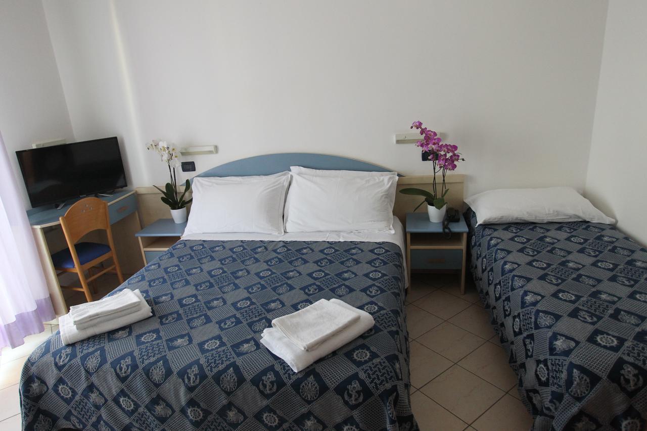 Hotel Giorg - Waterpark Included Rimini Eksteriør bilde