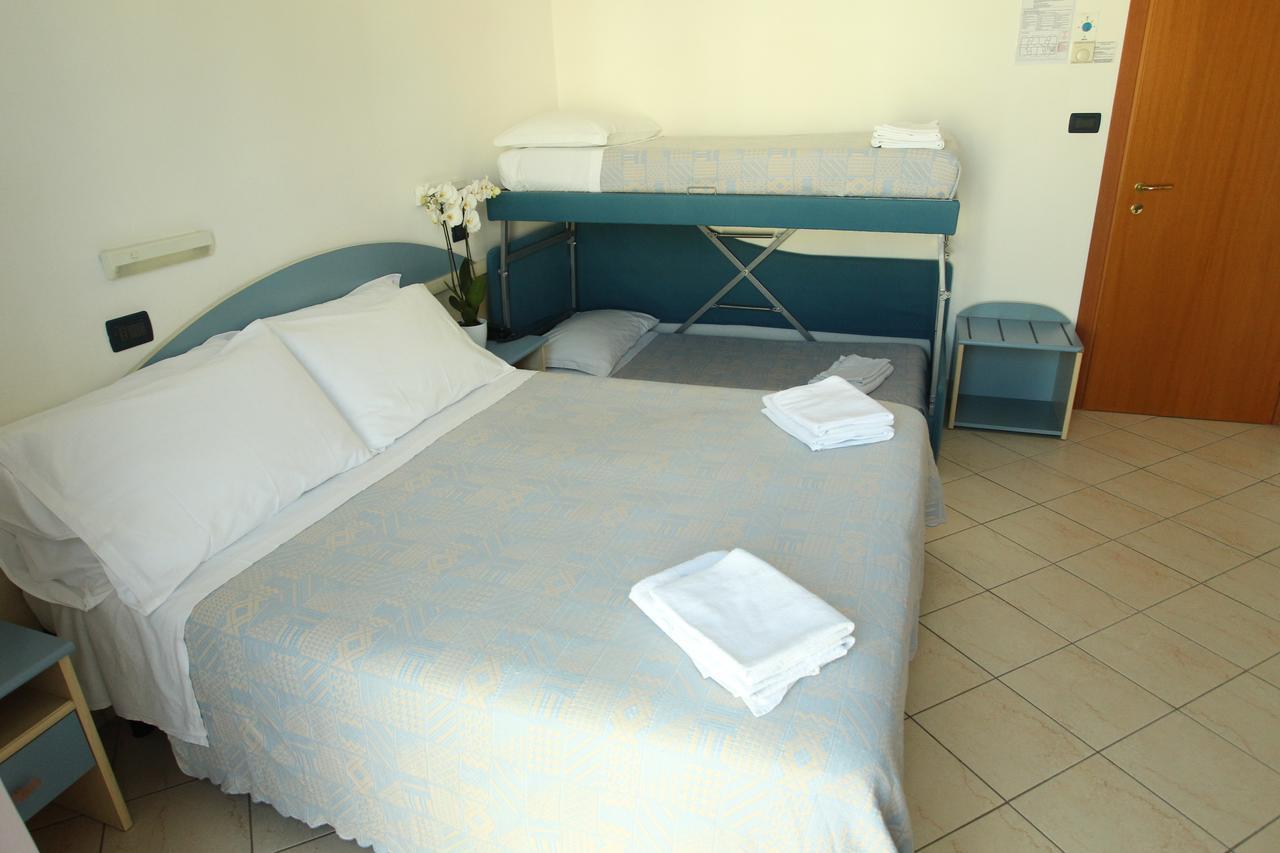 Hotel Giorg - Waterpark Included Rimini Eksteriør bilde