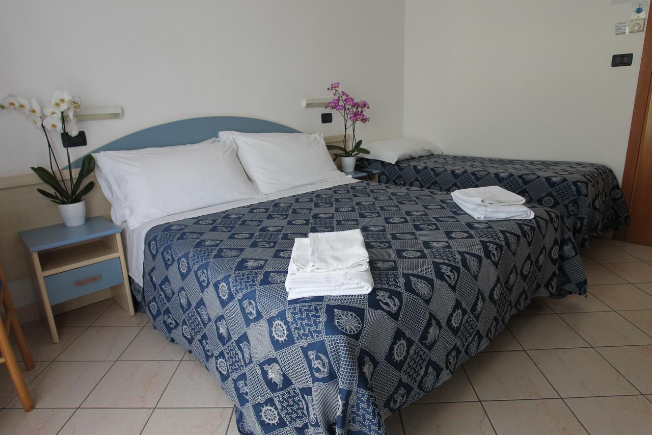 Hotel Giorg - Waterpark Included Rimini Eksteriør bilde